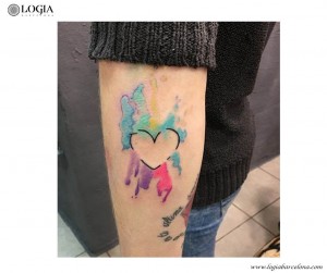 tatuaje-brazo-corazon-color-logia-barcelona-larosa    